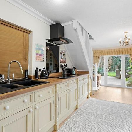 The Corner House, 36, Broadway Road, Apartment Evesham Bagian luar foto