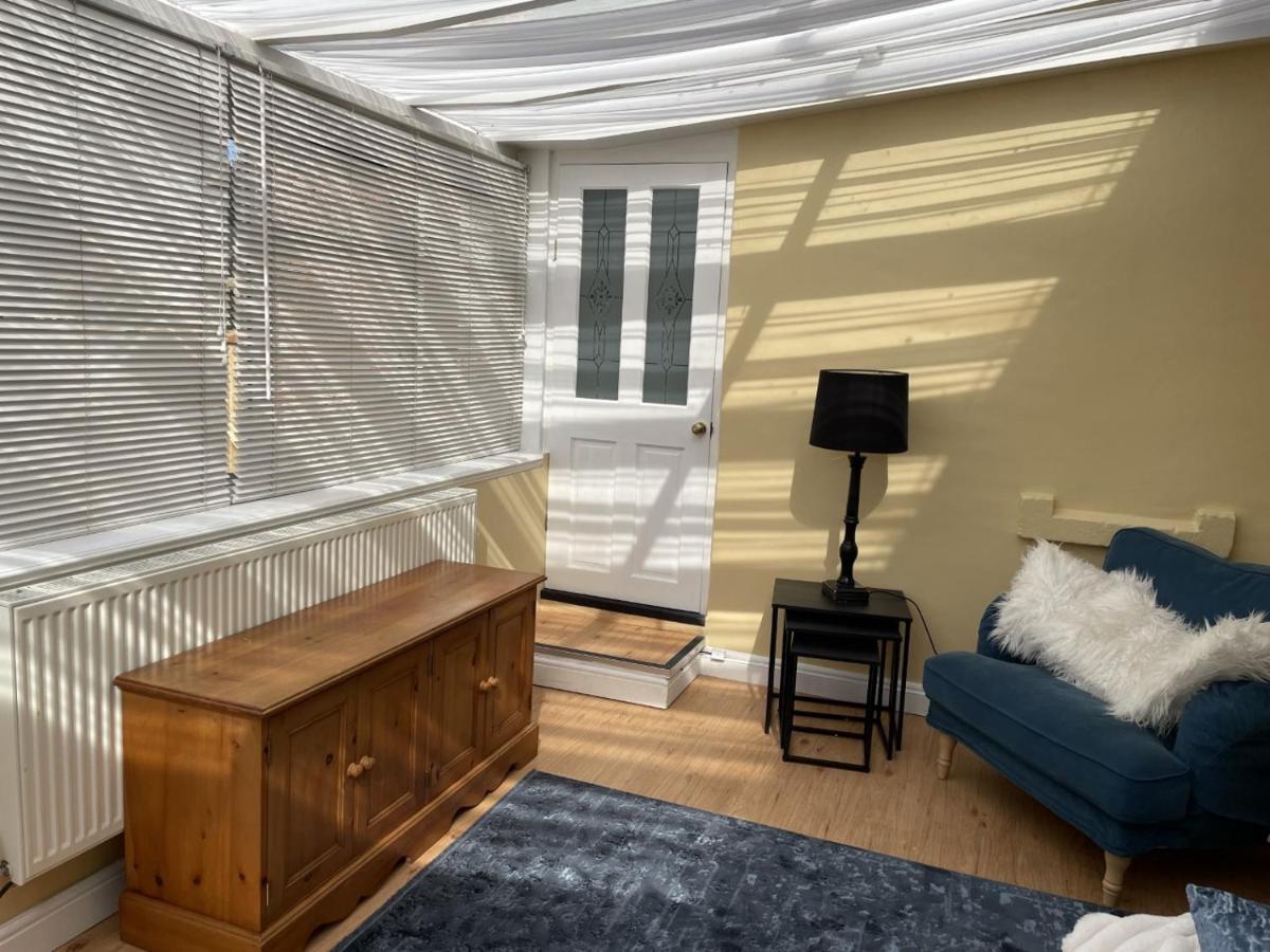 The Corner House, 36, Broadway Road, Apartment Evesham Bagian luar foto